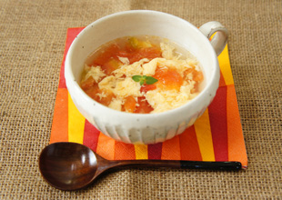 トマトとふわふわ卵の中華スープ